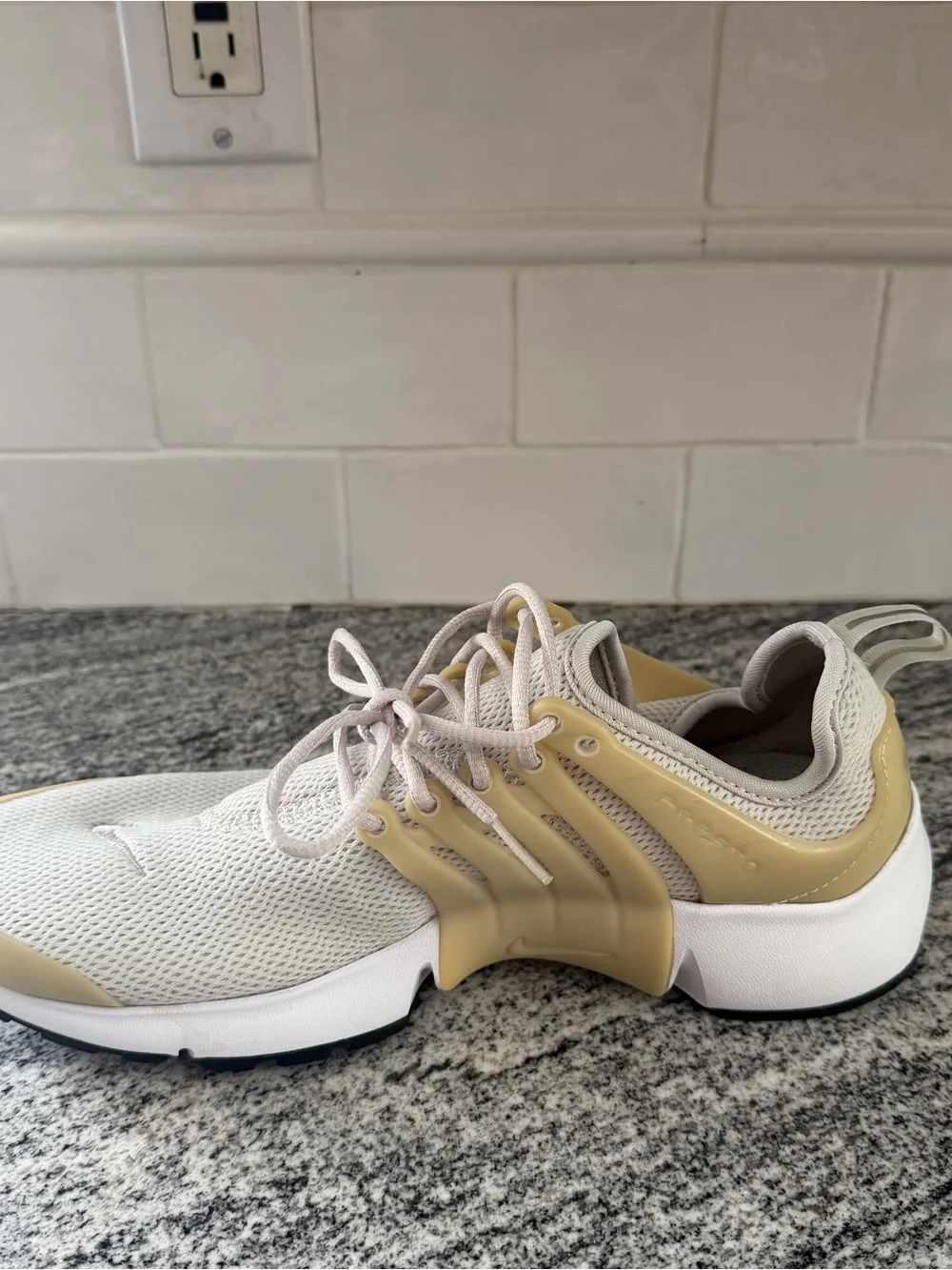 Women’s Nike Air Presto Light Bone 878068-002 Size 10/Mens 8.5